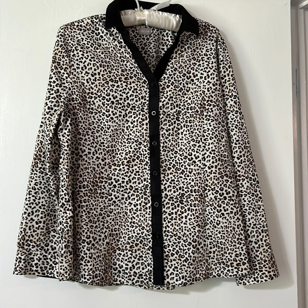 Chicos cheetah print long sleeve button down blouse women’s large
